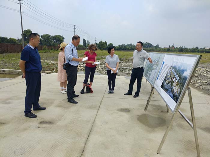 联合国工业发展组织专家考察花木（农产品）进出口园区